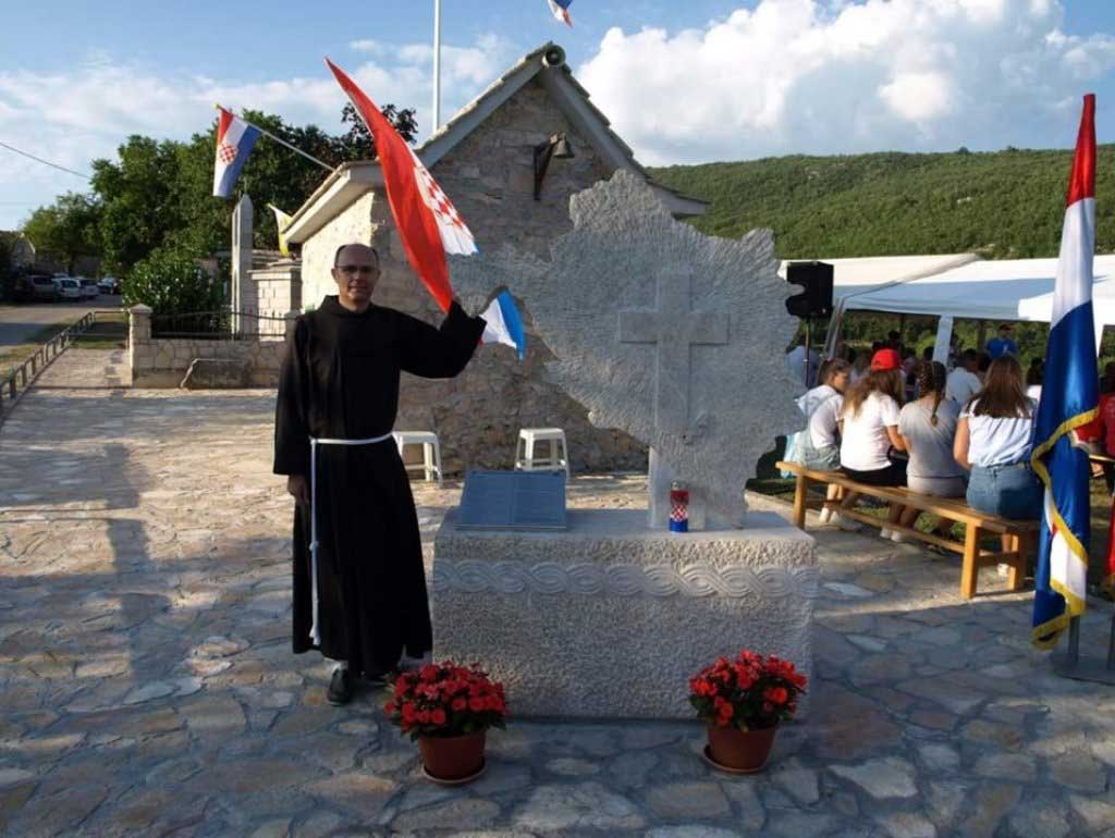 Fra Knezović