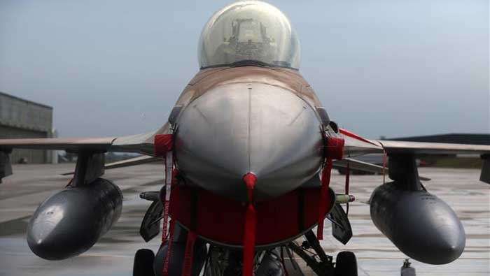 F-16