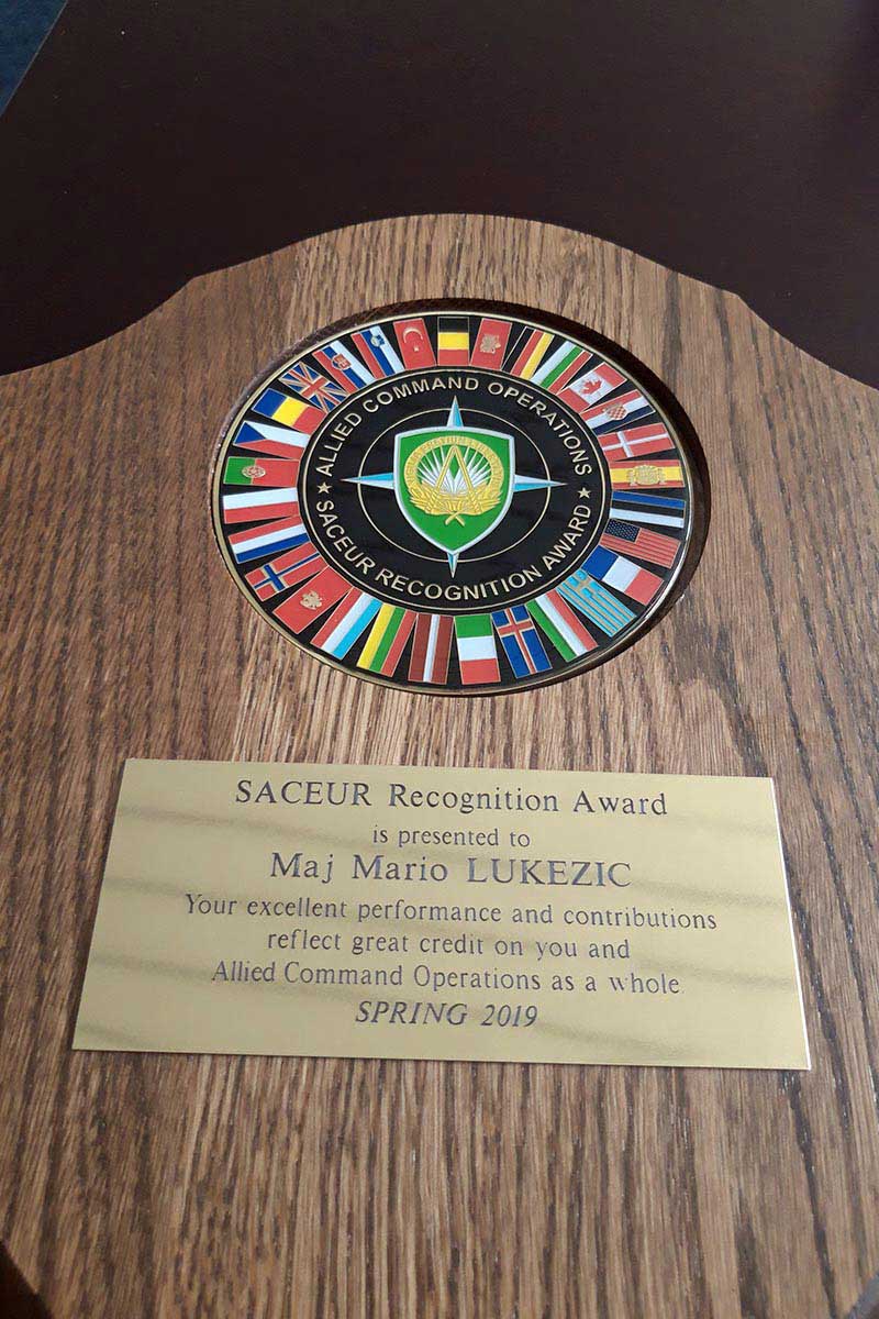 Bojnik Mario Lukežić primio SACEUR-ovu godišnju nagradu