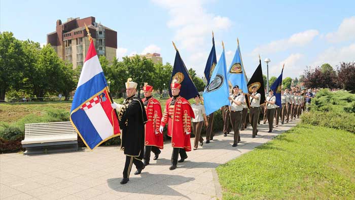 Mimohod vojnih škola