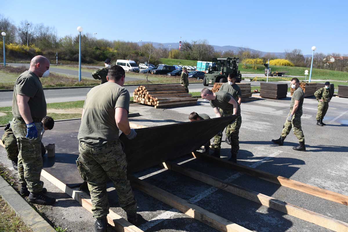 Ekspedicijski kamp ispred KB Dubrava