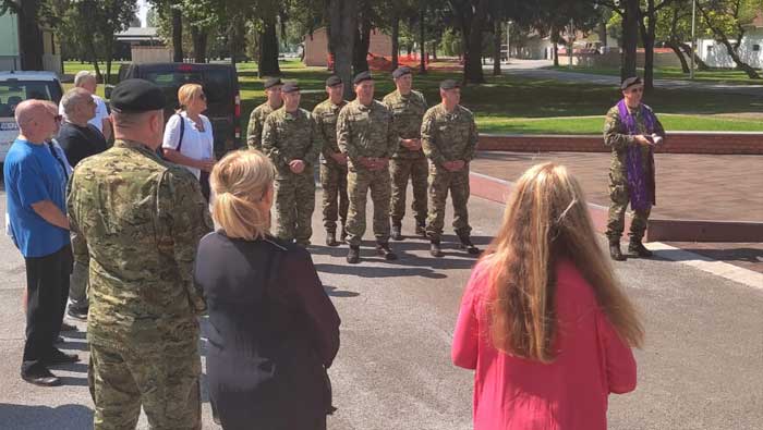 Glumci u posjetu Gardijskoj oklopno–mehaniziranoj brigadi u Vinkovcima