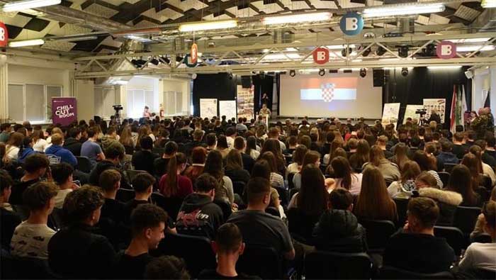 Sat povijesti na temu Domovinskog rata