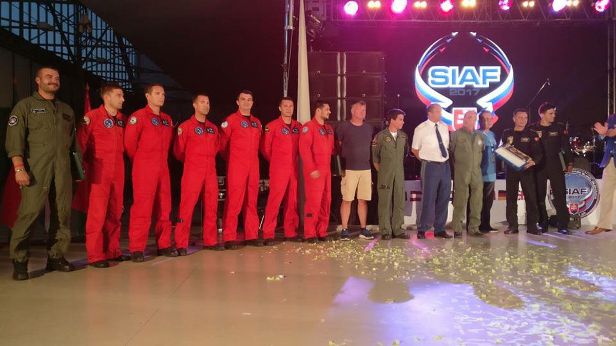 Krila Oluje - nagrada