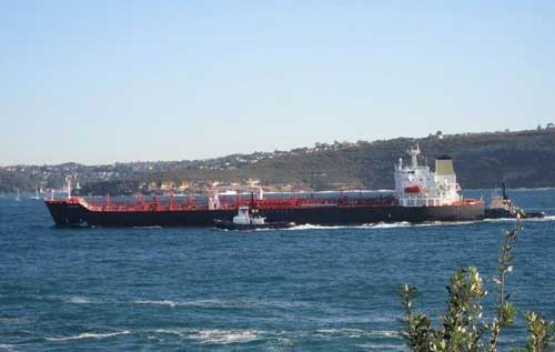 Sudar američkog ratnog broda i tankera